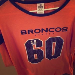 PINK VS med Bronco shirt